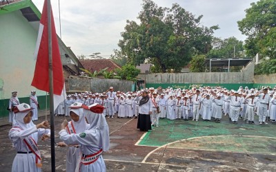 Suasana Hari Pertama Masuk Sekolah di Semester 2 Tahun Ajaran 2023-2024